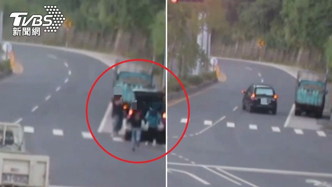 歹徒將車輛停放路邊,得手贓款後上車開溜。(圖/TVBS)