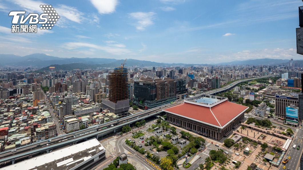 路徒PLUS行旅 站前館位於台北市新地標基泰忠孝大樓內,是目前全台最高的防疫旅館。(圖/小鹿文娛提供)