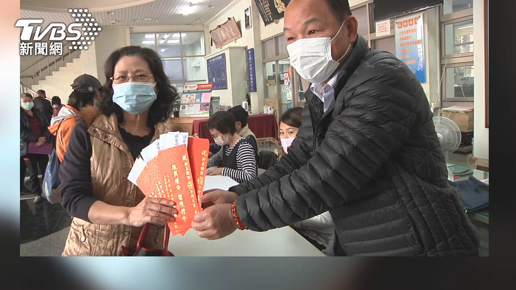 彰化大村鄉加碼振興金2000當過年紅包，將在1月15.16日發放。圖為今年之前發放2000元振興金。