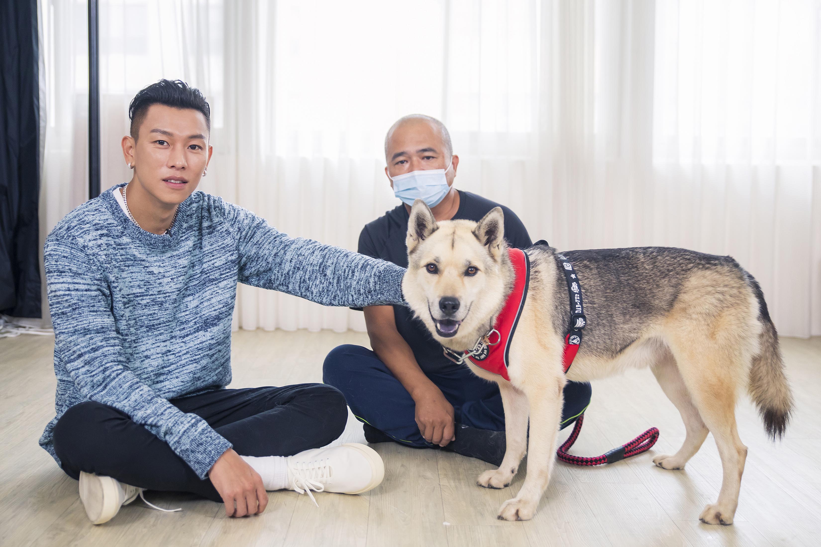 瘦子不捨園長擔心狗狗憋出一身病。(圖/愛最大慈善光協會)