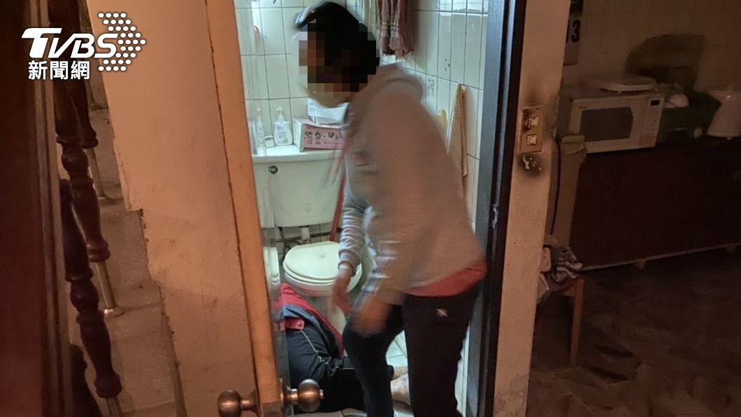 用LINE求救!訊息打成亂碼 台中男倒浴室3天險喪命