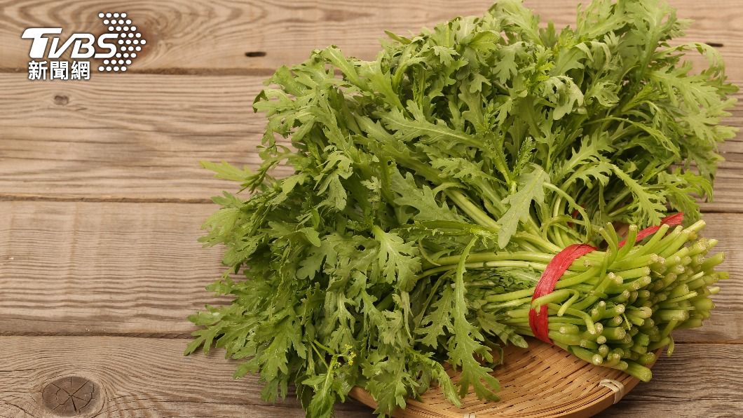 秋冬盛產茼蒿。（示意圖／shutterstock達志影像）