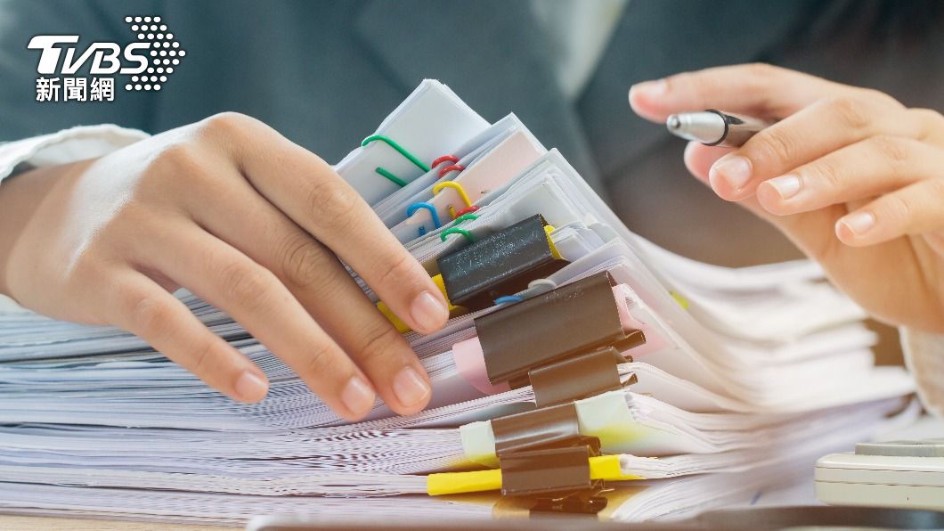 西姆透過課本及筆記告贏房東。（示意圖／shutterstock達志影像）