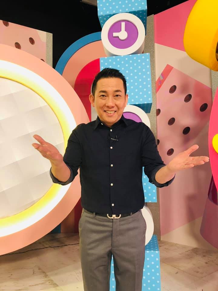屈中恆飾演的老師充滿傻勁與熱情。(圖/翻攝自屈中恆臉書)