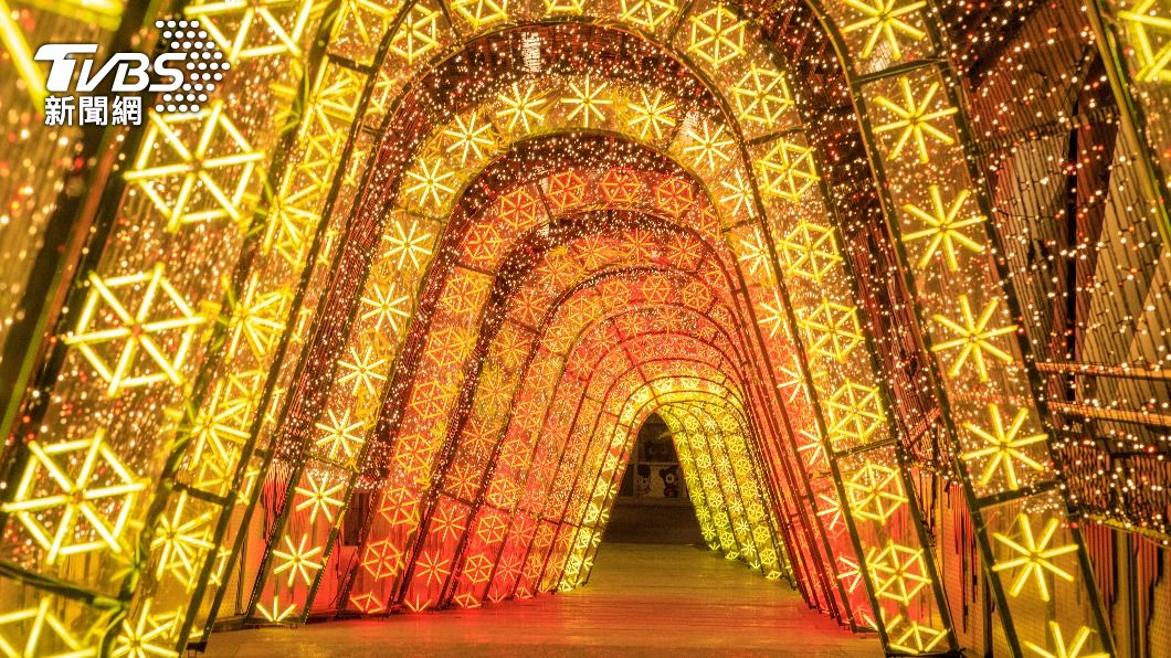 Orange The World 橘色世界(光廊)。(圖/新北市政府提供)