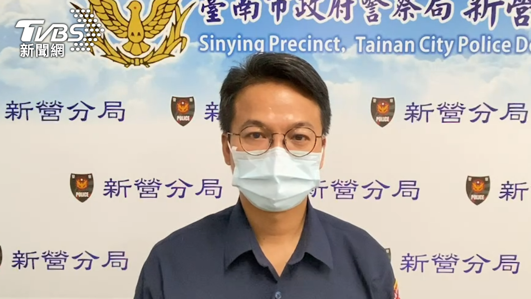 新營分局中山路派出所長吳建華說明案情。(圖/警方提供)