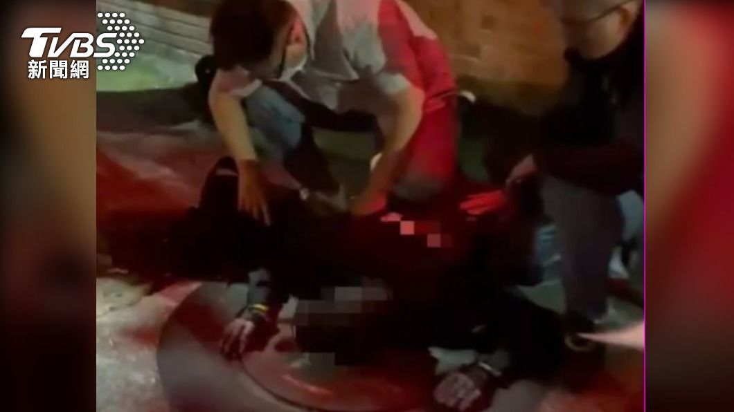 警方將蔡姓保全逮捕。（圖／TVBS）