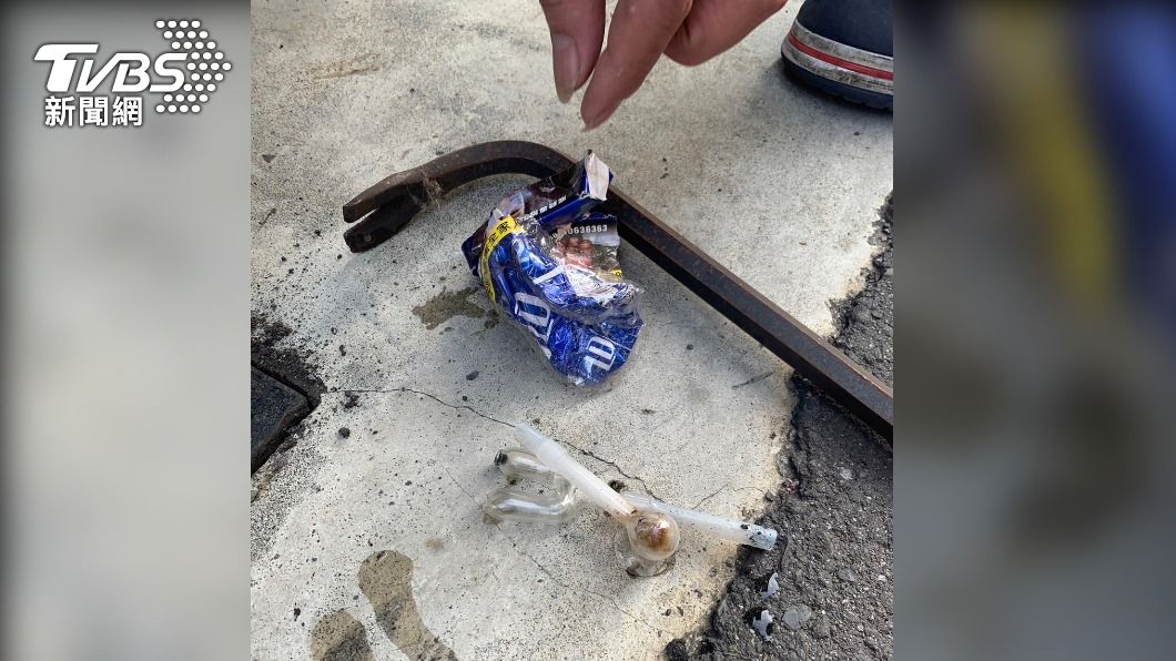 急了！高雄男香菸盒藏毒　警察來了全往水溝丟