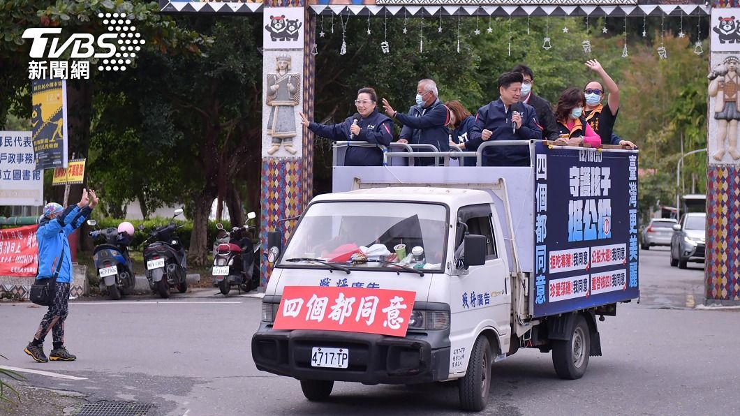 公投倒數傅崐萁、徐榛蔚合體催票 范雲花蓮街頭宣講