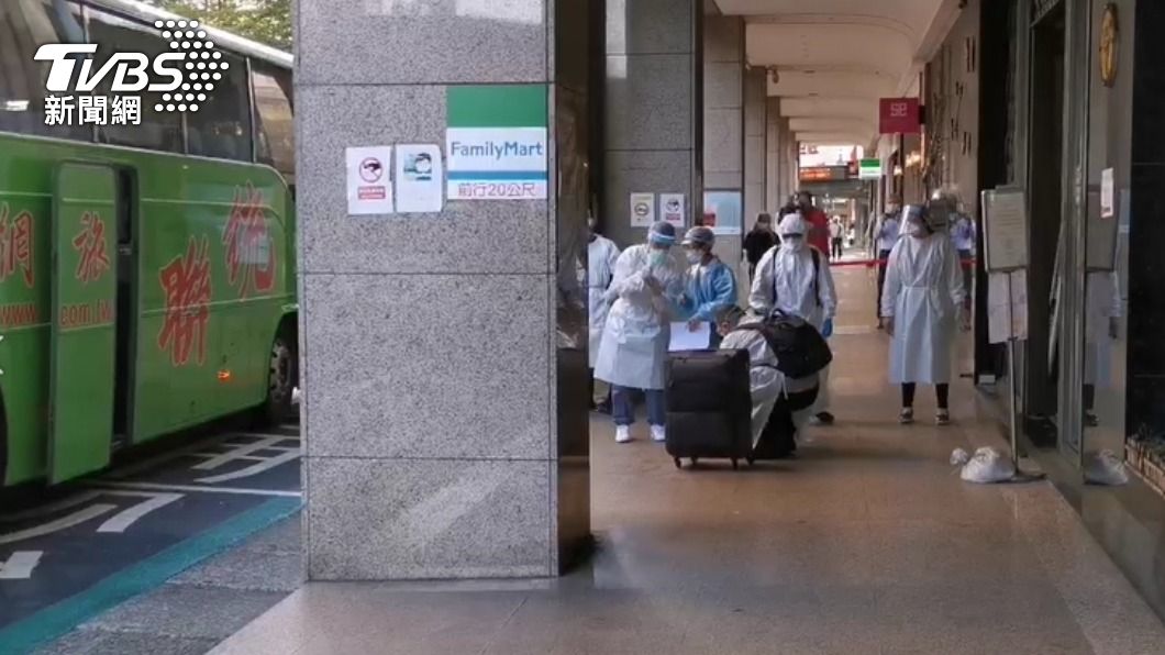 桃園防疫旅館爆群聚。（圖／TVBS）
