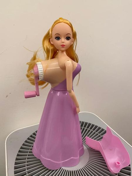 原PO替女兒準備交換禮物。（圖／翻攝自小廢物俱樂部Facebook）