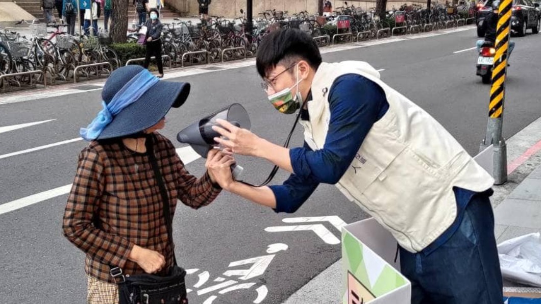 證實是韓粉!焦糖陳嘉行宣講公投遭攻擊 親曝荒唐過程