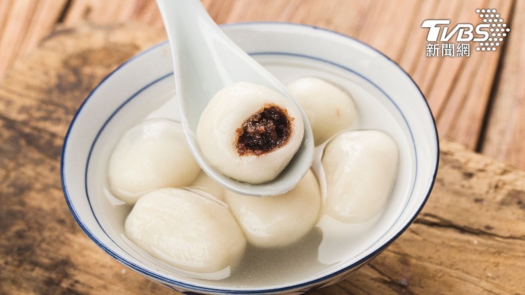 冬至吃湯圓是國人的傳統習俗。（示意圖／shutterstock達志影像）