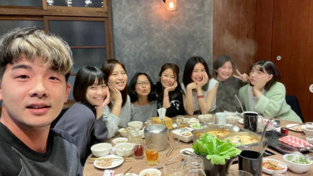 《華燈》小姐下班了!7仙女卸濃妝吃鍋 全員素顏大公開