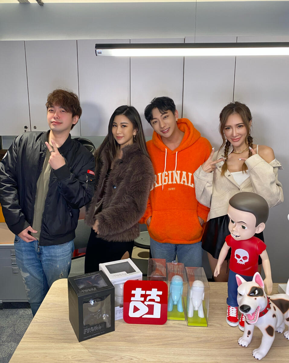 娜美空姐Baggie(右起)、許明杰、部落客ALFEE、唬爾摩斯。(圖/電商平台《喆喆》提供)