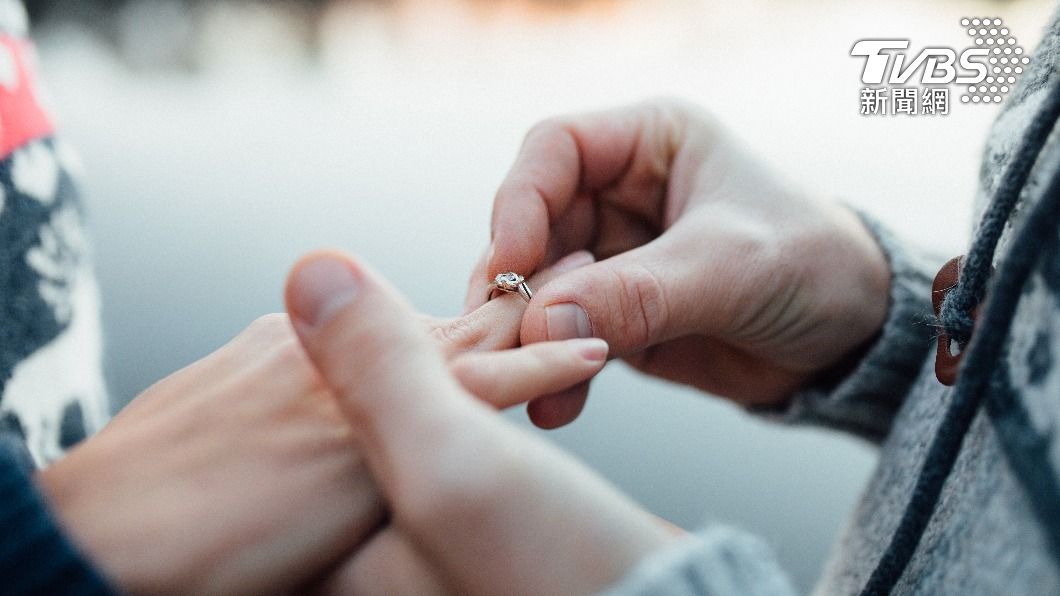 到當鋪買「求婚戒」新娘可接受嗎? 眾驚喊:毛骨悚然