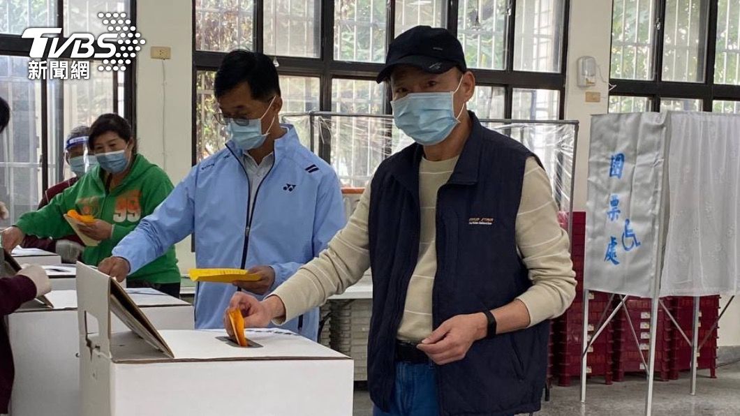 久未露面!韓國瑜二度替公投催票 今現身雲林投票