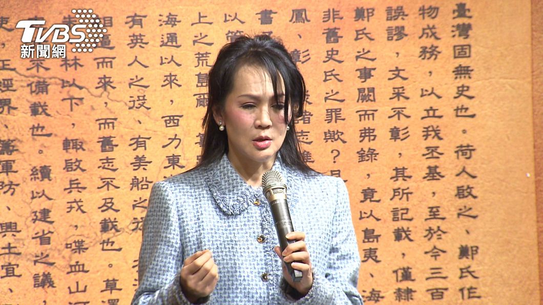 連震東先生文教基金會執行長連惠心，宣布台灣通史將出版白話文版本。(圖／TVBS)