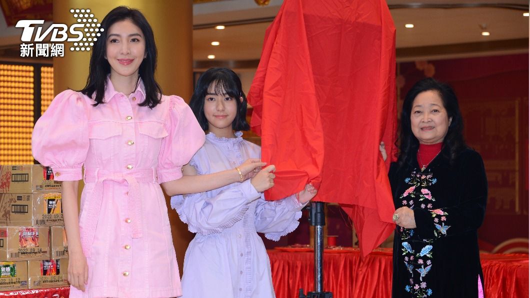 左起楊謹華、童星彤彤、沛小嵐。（圖／TVBS）