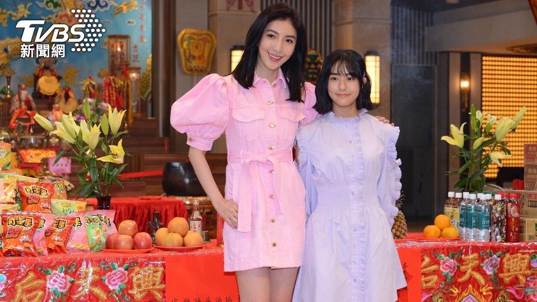 楊謹華與童星彤彤在新片中飾演母女。（圖／TVBS）