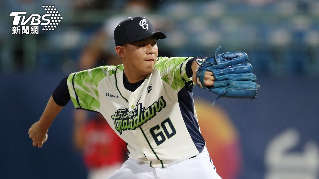中職年度新人王 富邦悍將20歲投手曾峻岳獲獎