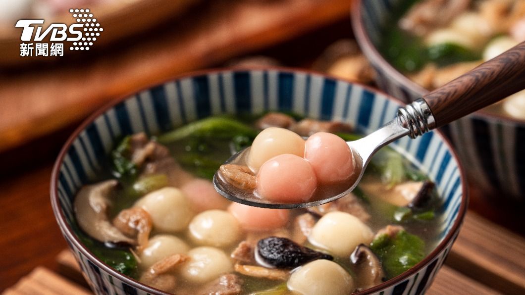 王大元指出,鹹湯圓不易發生胃食道逆流的問題。(示意圖/shutterstock達志影像)