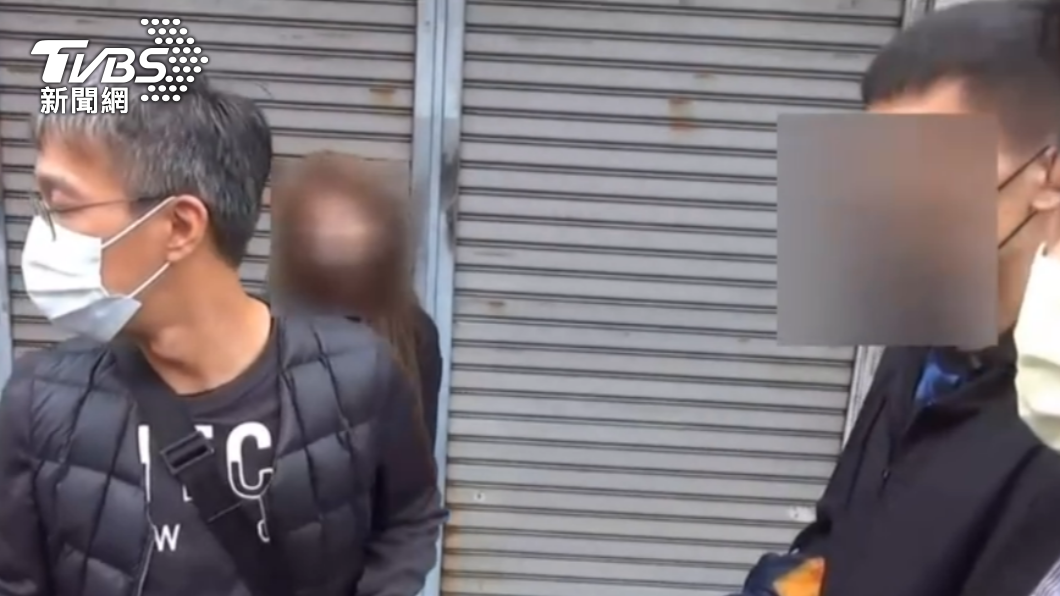 警方趁常偉政與女友買午餐之際,將其上銬逮捕歸案。(圖/警方提供)