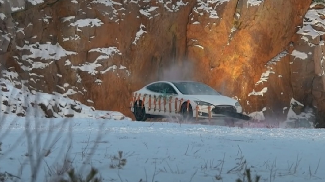 真的氣炸! 特斯拉車主聞維修費傻眼 怒炸Model S