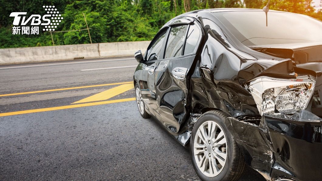 車輛當場翻滾數圈。（示意圖、與本新聞事件無關／shutterstock達志影像）