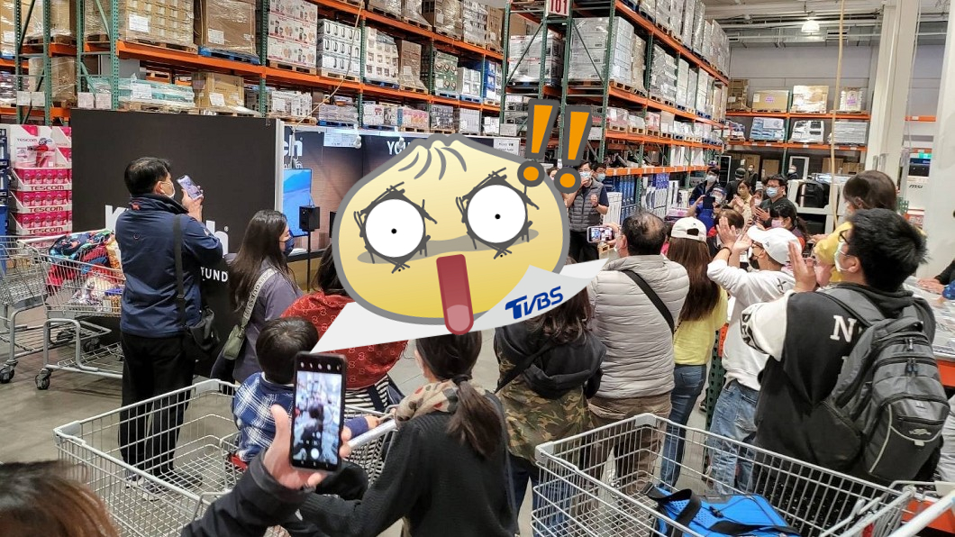 「宏宏」現身好市多!無罩嗨唱引圍觀 網:不是隔離中?