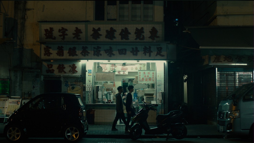 藍祖蔚指出《夜香．鴛鴦．深水埗》的魅力在於召喚舊香港的巧思。（圖／佳映娛樂提供）