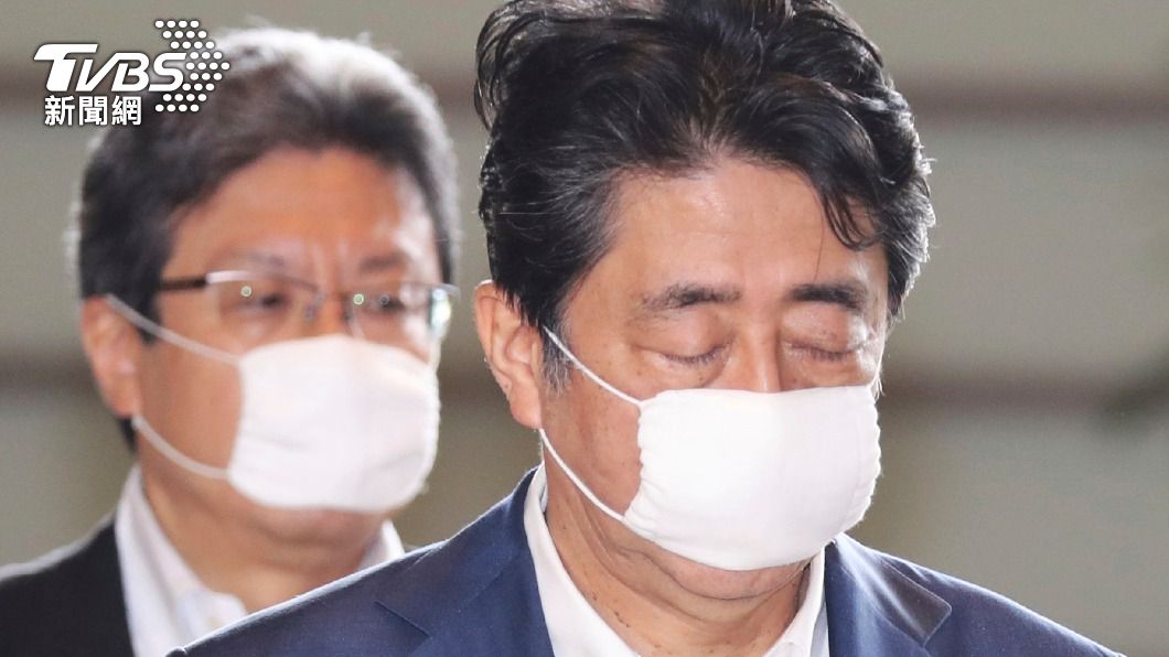 岸田文雄宣布在年底前將口罩全數銷毀。(圖/達志影像美聯社)