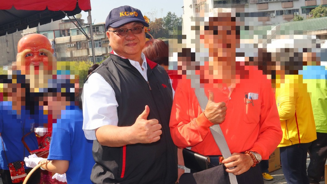 高雄督察孫啟義接受性招待。（圖／翻攝自臉書）