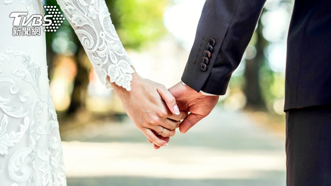 人妻透過真愛密碼刮中100萬。（示意圖／shutterstock達志影像）