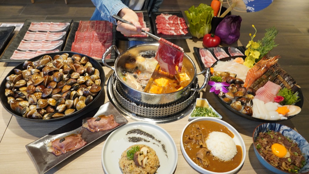 「涮樂和牛鍋物 食べ放題」主打極上美、澳雙國和牛、美國CAB安格斯黑牛、紐澳特級牛舌、A級松版豬等多種肉品吃到飽。（圖／業者提供）