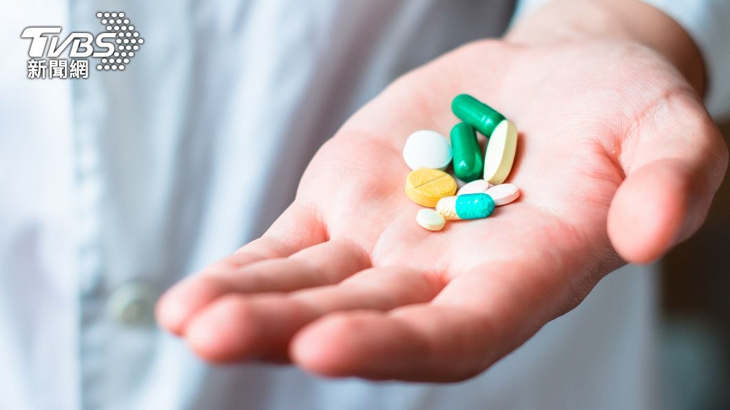 不吃藥及自行停藥等是導致洗腎的重要風險因素。(示意圖/shutterstock達志影像)