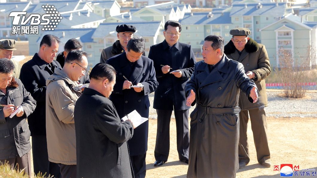 金正恩為送新歡豪宅,頻頻視察工地。(圖/達志影像路透社)