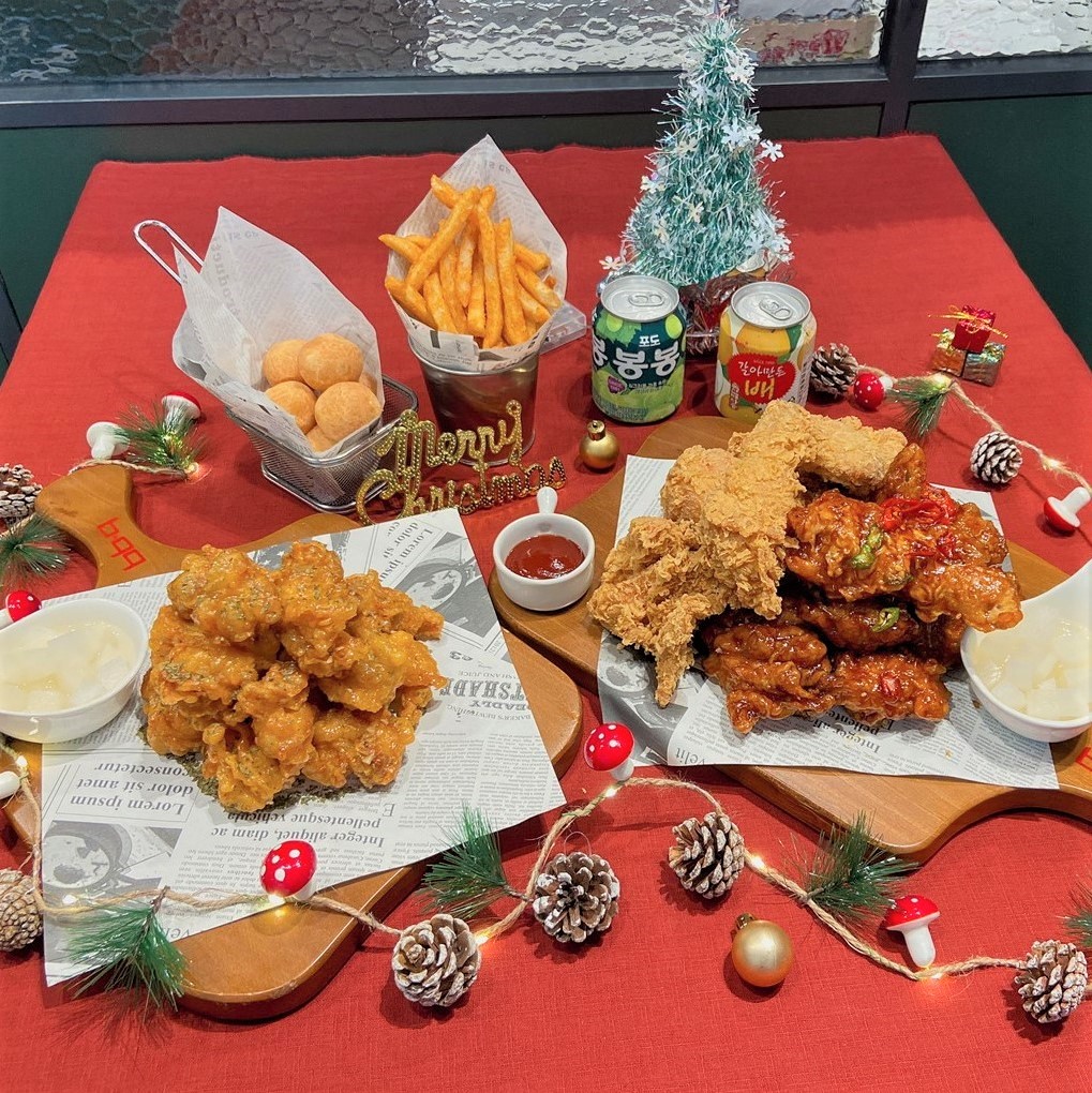 睽違2年推出期間限定新口味「楓糖奶香蒜味炸雞」。(圖/翻攝bb.q CHICKEN臉書)
