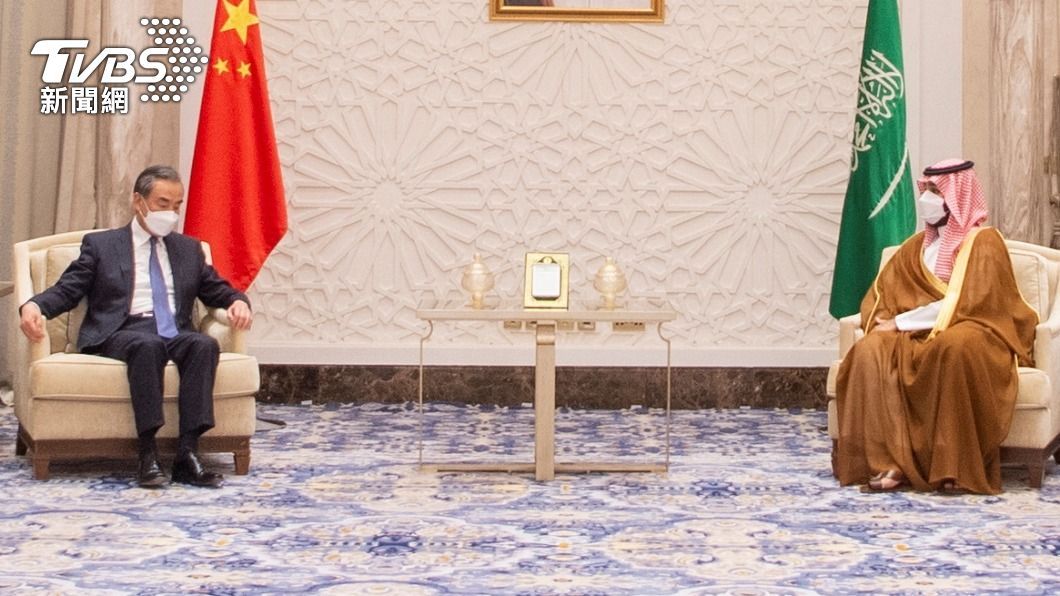 中國大陸外交部長王毅今年3月與沙國王儲沙爾曼會談。（圖／達志影像路透社）