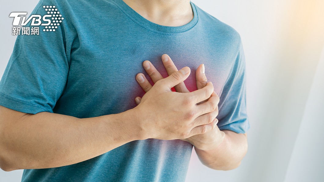 好發60歲↑!老翁左胸癢「一檢查是乳癌」危險因子曝光