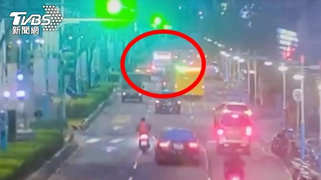 沒走斑馬線!7旬婦穿越馬路遭公車撞上 頭部重傷死亡
