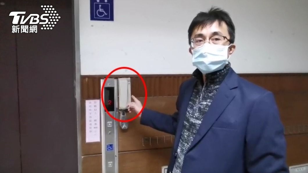 校方表示,校園內都設有緊急電話。(圖/TVBS)