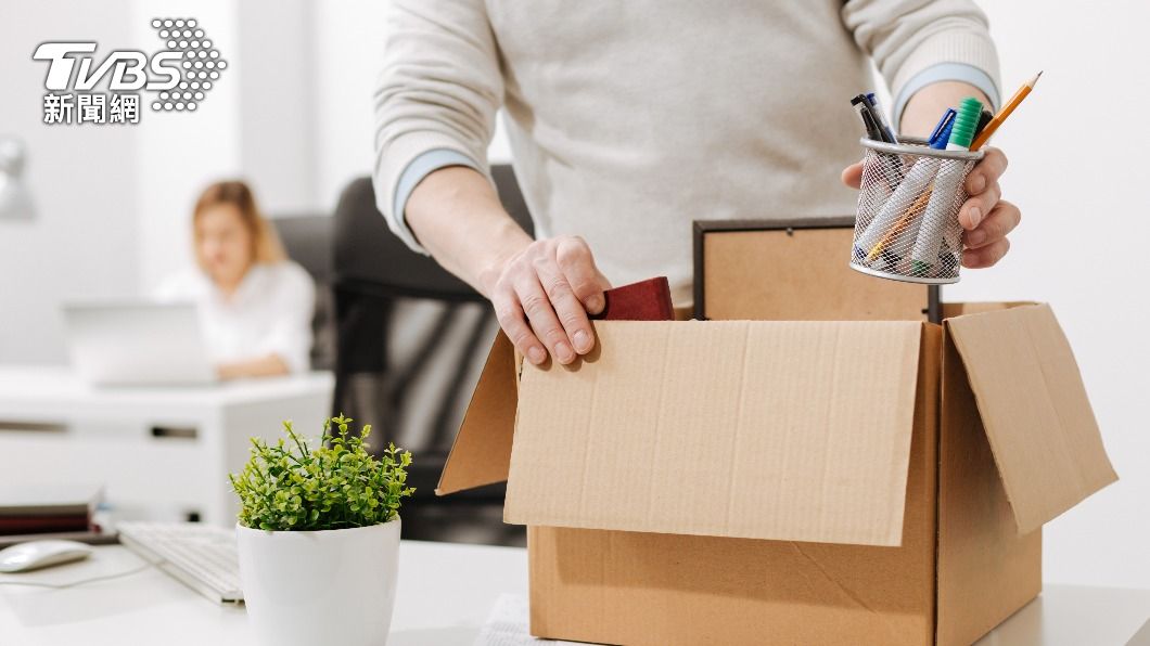 網友認為遲早原PO也會被資遣。（示意圖／shutterstock達志影像）
