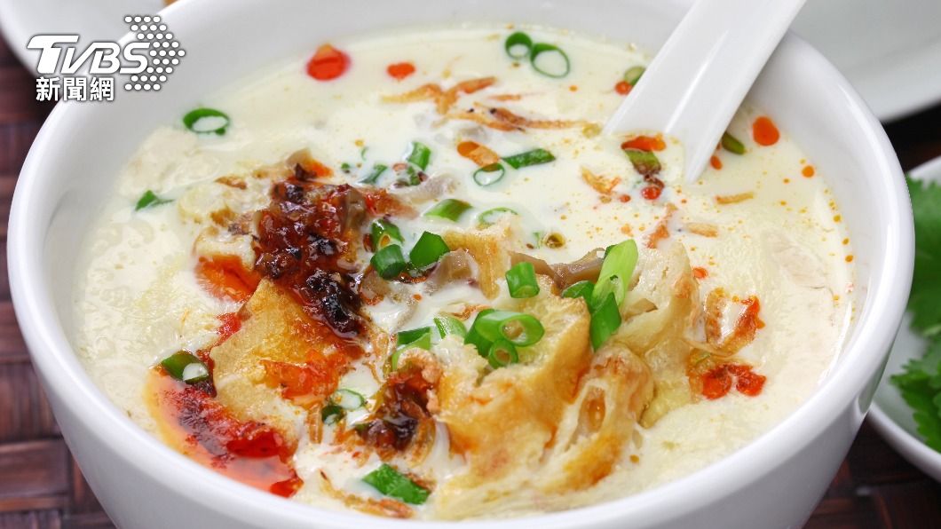鹹豆漿是豆漿店的經典菜色。（示意圖／shutterstock達志影像）