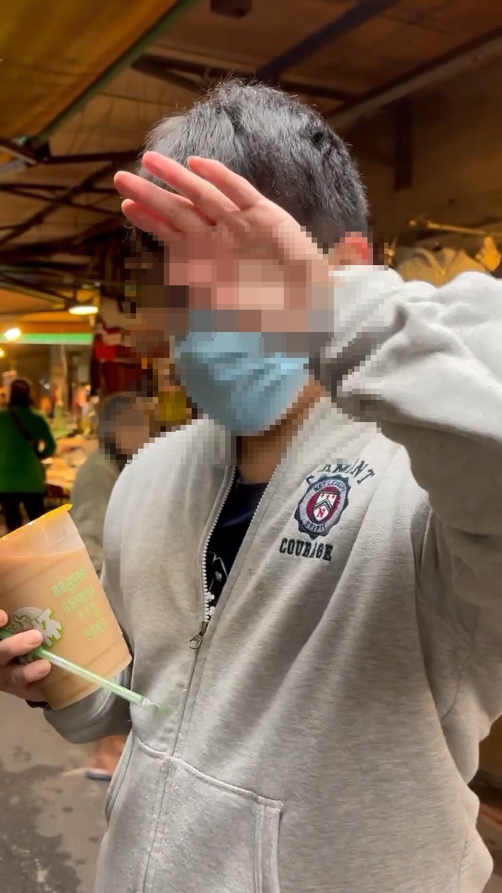林少榆拍下偷摸他的男子。(圖/Instagram機機 林少榆)