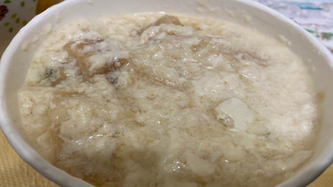 他端「一碗嘔吐物」讚超好吃！老饕暴動喊+1：神級美食