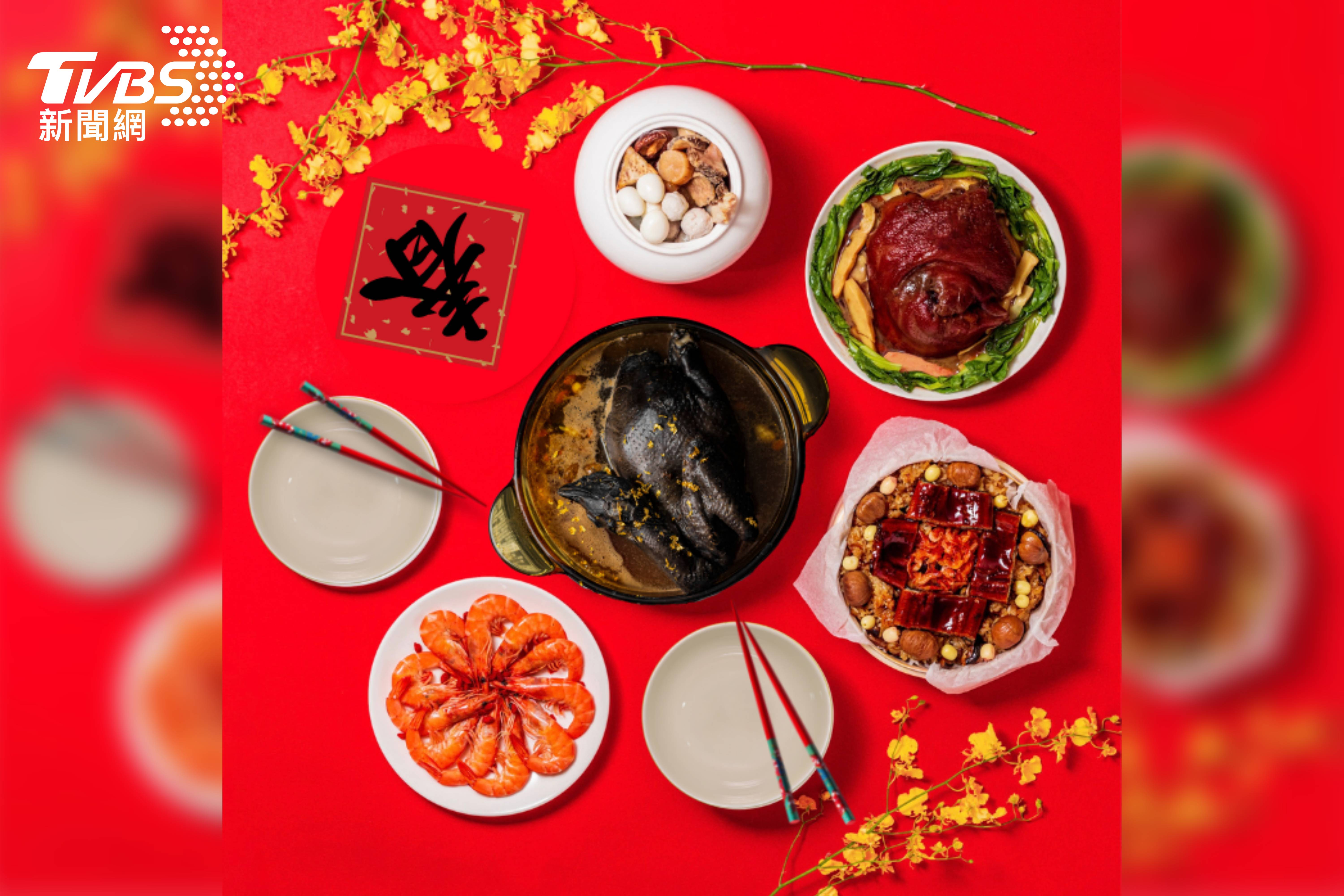 真材實料功夫菜「豐之春」獨家祭出金箔干貝燉烏雞,原價2999元,《食尚玩家購物網》優惠價2350元,輸入折扣碼僅1988元。