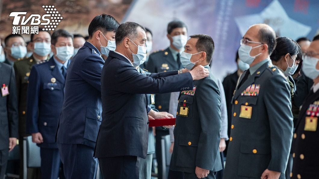 國防部今日舉行「中華民國111年上半年陸海空軍將官晉任布達暨授階典禮」。(圖/國防部提供)