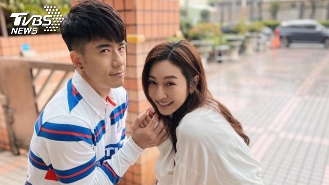 紀言愷握曾莞婷手取暖。圖TVBS