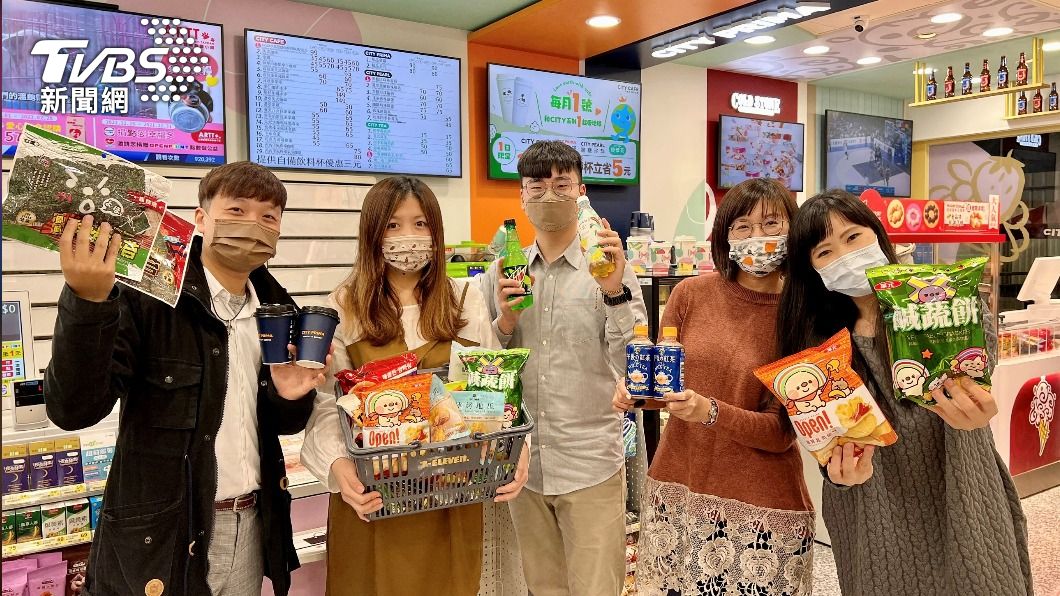 跨年百萬人湧信義區！超商拆大門　增10倍貨量、人力應戰